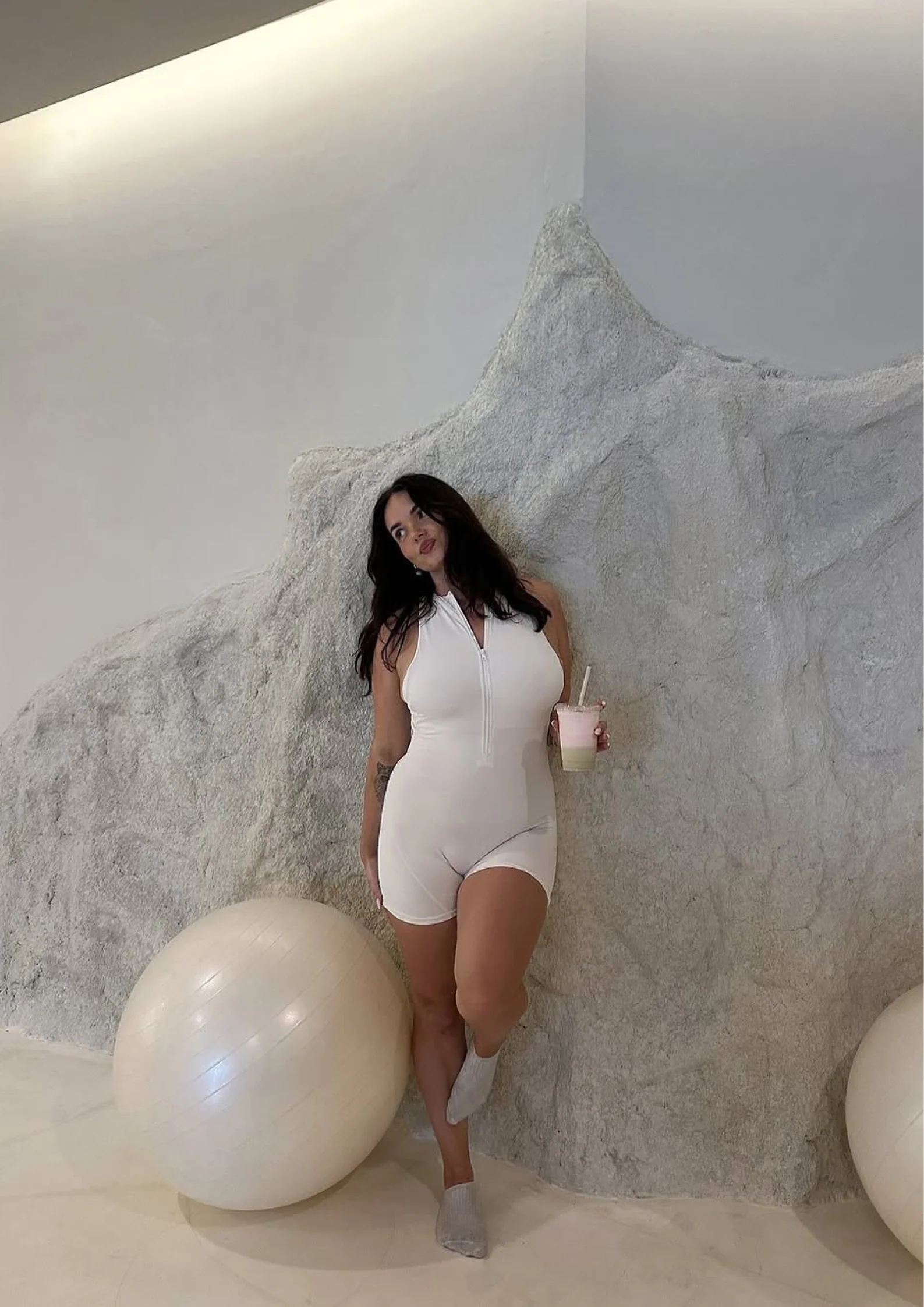 One Piece Psyche In White - Image 15